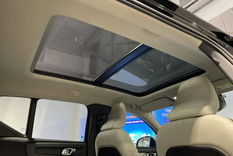 Volvo XC40 din 2019 cu 125.645 km - oferta VOL153472 - foto 23