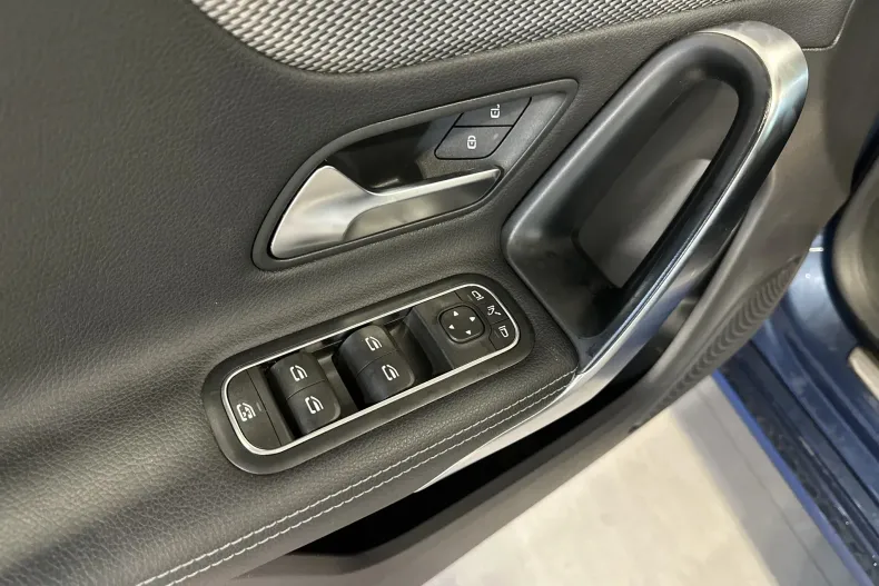 Mercedes-Benz CLA din 2019 cu 52.542 km - oferta MER153479 - foto 14