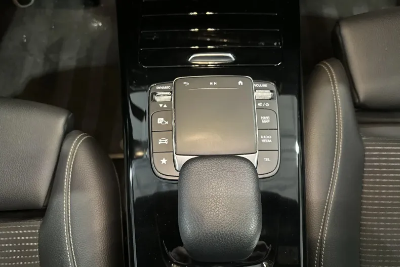 Mercedes-Benz CLA din 2019 cu 52.542 km - oferta MER153479 - foto 17