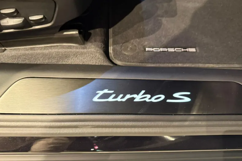 Porsche Panamera din 2024 cu 13.613 km - oferta POR153495 - foto 24