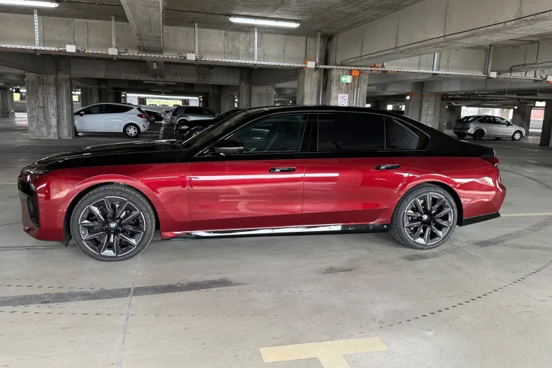 BMW Seria 7 din 2024 cu 21.000 km - oferta BMW153496 - foto 4