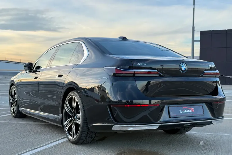 BMW Seria 7 din 2023 cu 49.990 km - oferta BMW153504 - foto 3