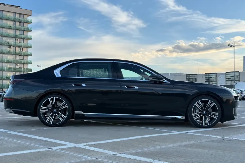 BMW Seria 7 din 2023 cu 49.990 km - oferta BMW153504 - foto 11