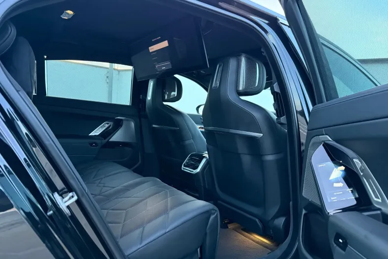 BMW Seria 7 din 2023 cu 49.990 km - oferta BMW153504 - foto 38