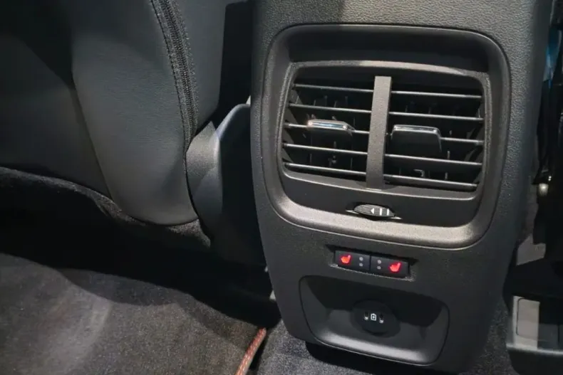 Ford Kuga din 2025 cu 1 km - oferta FOR153505 - foto 13