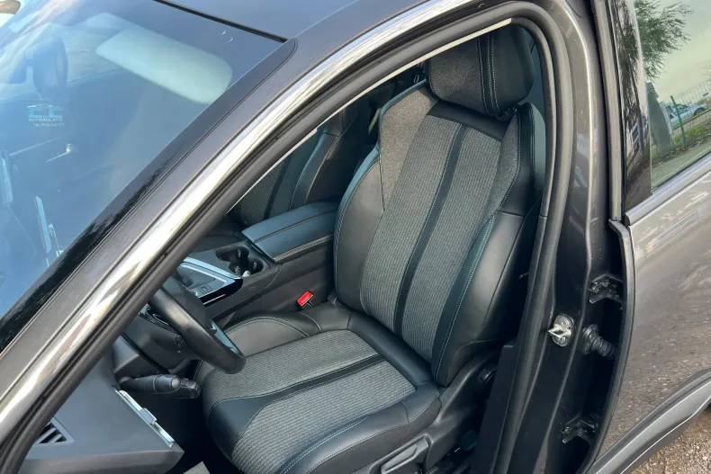 Peugeot 3008 din 2021 cu 131.000 km - oferta PEU153512 - foto 9