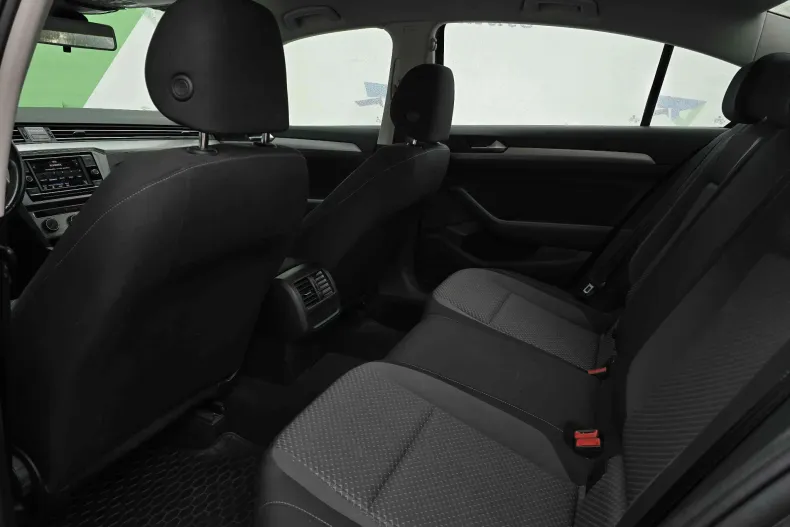 Volkswagen Passat din 2020 cu 49.712 km - oferta VOL153517 - foto 14