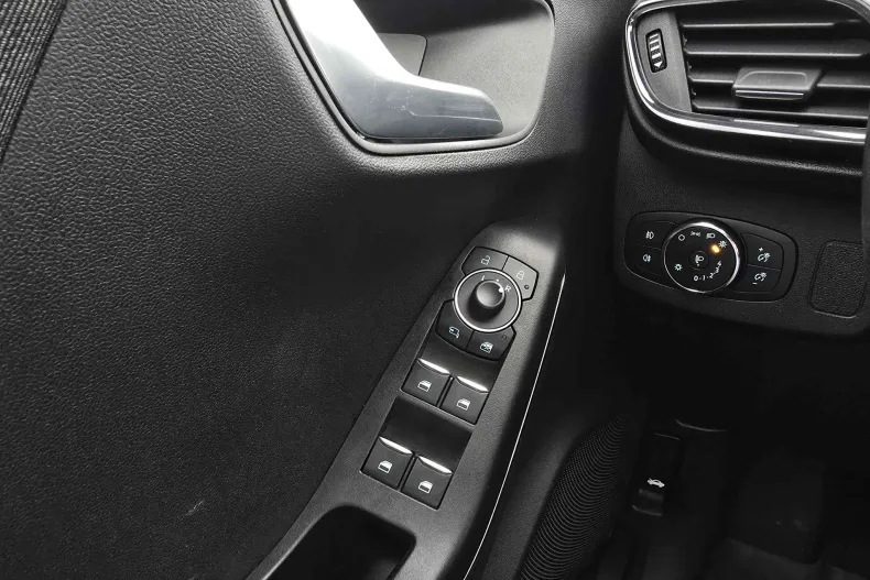 Ford Puma din 2023 cu 45.762 km - oferta FOR153518 - foto 10