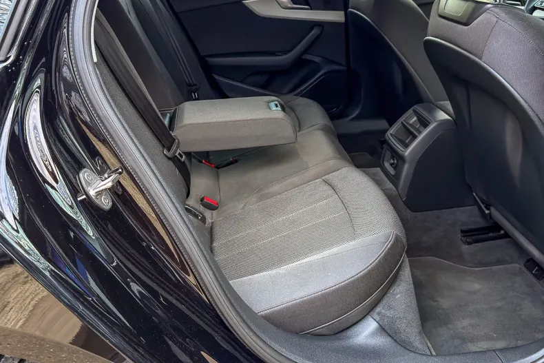 Audi A4 din 2022 cu 67.000 km - oferta AUD153523 - foto 4