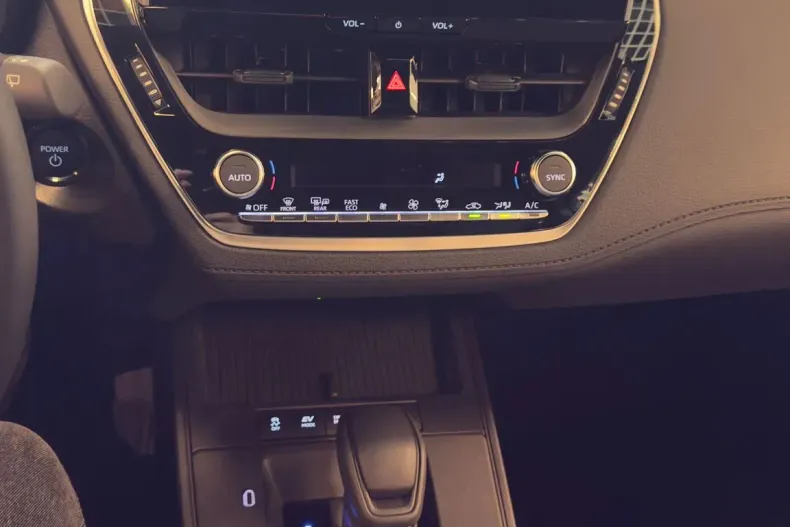 Toyota Corolla Cross din 2025 cu 5 km - oferta TOY153532 - foto 18