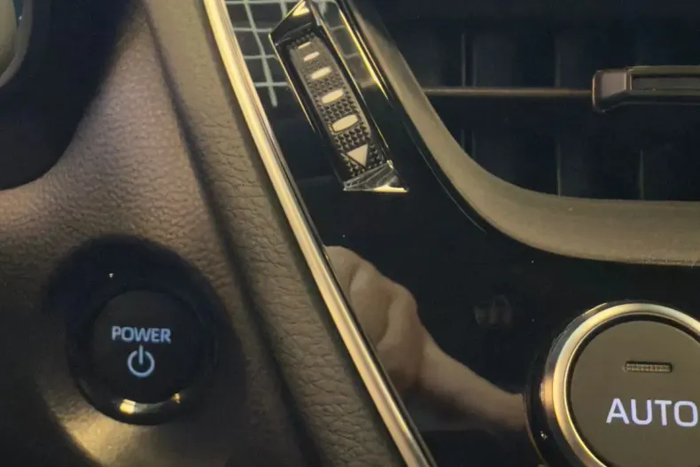 Toyota Corolla Cross din 2025 cu 5 km - oferta TOY153532 - foto 21