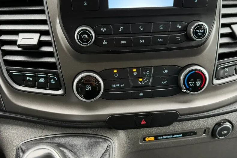 Ford Transit Custom din 2020 cu 155.459 km - oferta FOR153548 - foto 36