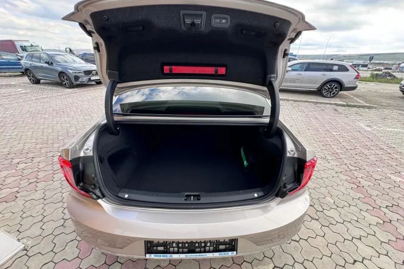 Volvo S90 din 2024 cu 5 km - oferta VOL153553 - foto 16