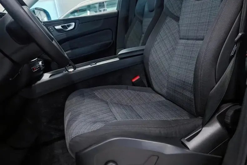 Volvo XC60 din 2021 cu 104.343 km - oferta VOL153559 - foto 7