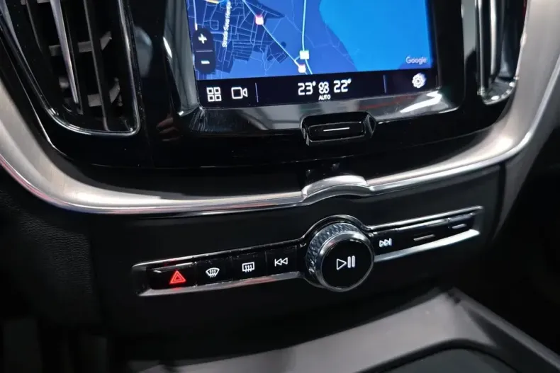 Volvo XC60 din 2021 cu 104.343 km - oferta VOL153559 - foto 10