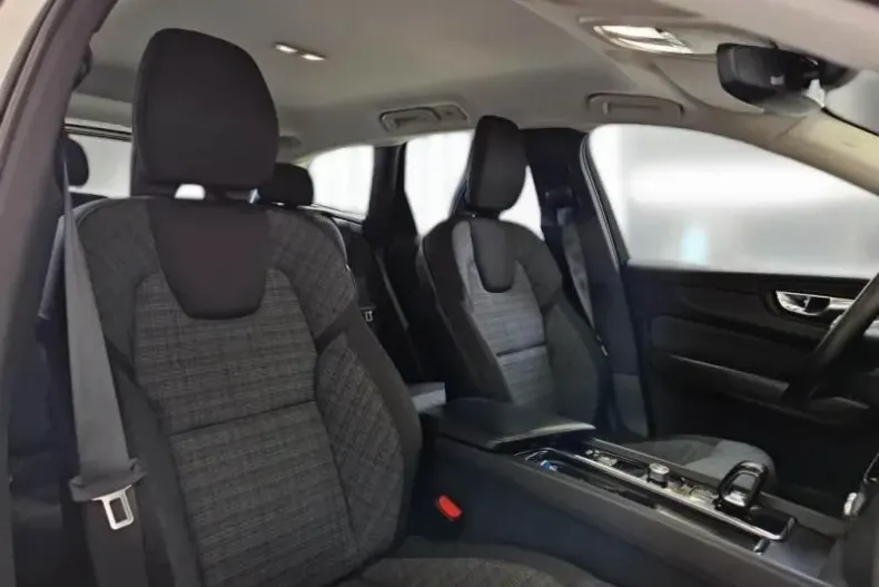 Volvo XC60 din 2021 cu 104.343 km - oferta VOL153559 - foto 15