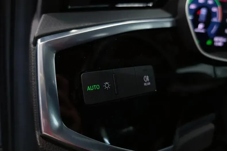 Audi Q3 din 2021 cu 91.318 km - oferta AUD153563 - foto 13