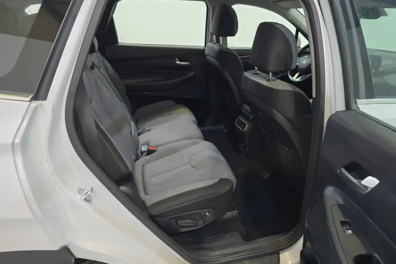 Hyundai SANTA FE din 2023 cu 107.328 km - oferta HYU153567 - foto 9