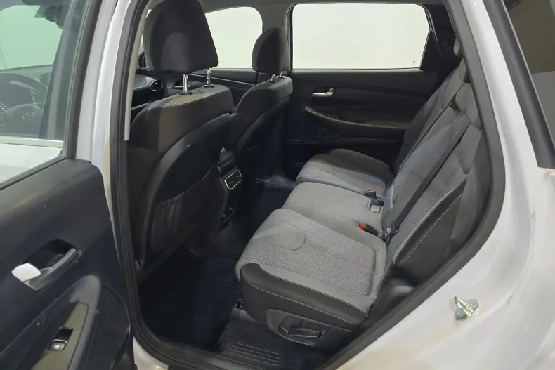 Hyundai SANTA FE din 2023 cu 107.328 km - oferta HYU153567 - foto 10