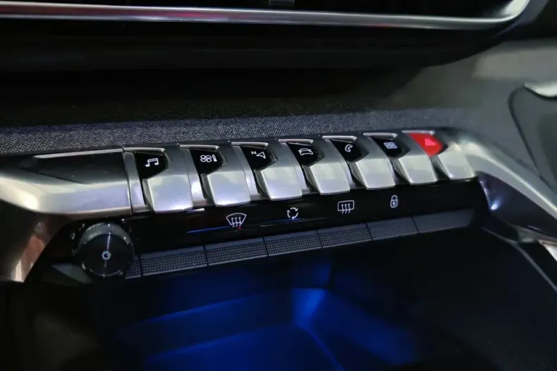 Peugeot 3008 din 2019 cu 90.489 km - oferta PEU153571 - foto 15