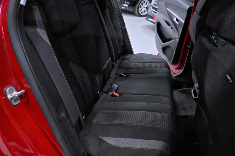 Peugeot 3008 din 2019 cu 90.489 km - oferta PEU153571 - foto 20