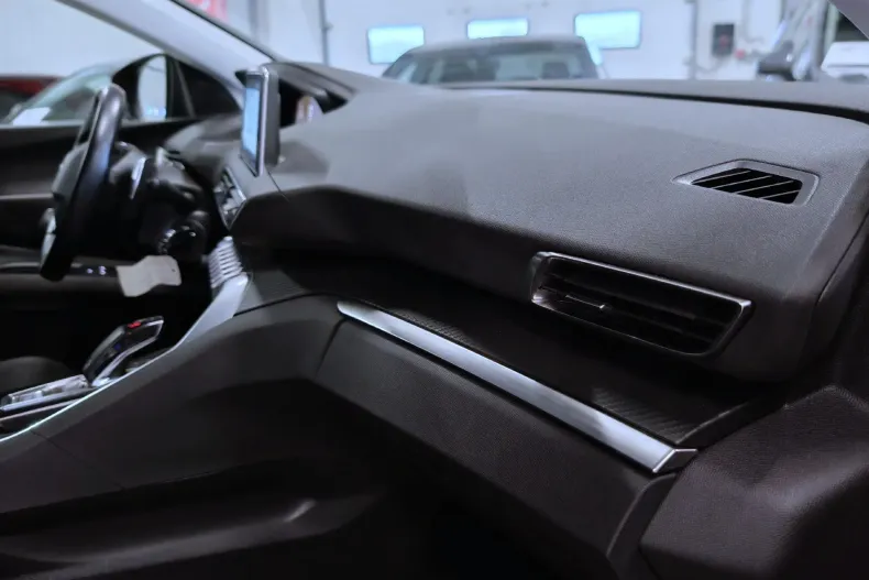 Peugeot 3008 din 2019 cu 90.489 km - oferta PEU153571 - foto 21