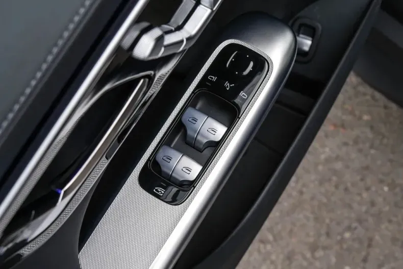 Mercedes-Benz GLC din 2024 cu 13.865 km - oferta MER153582 - foto 9