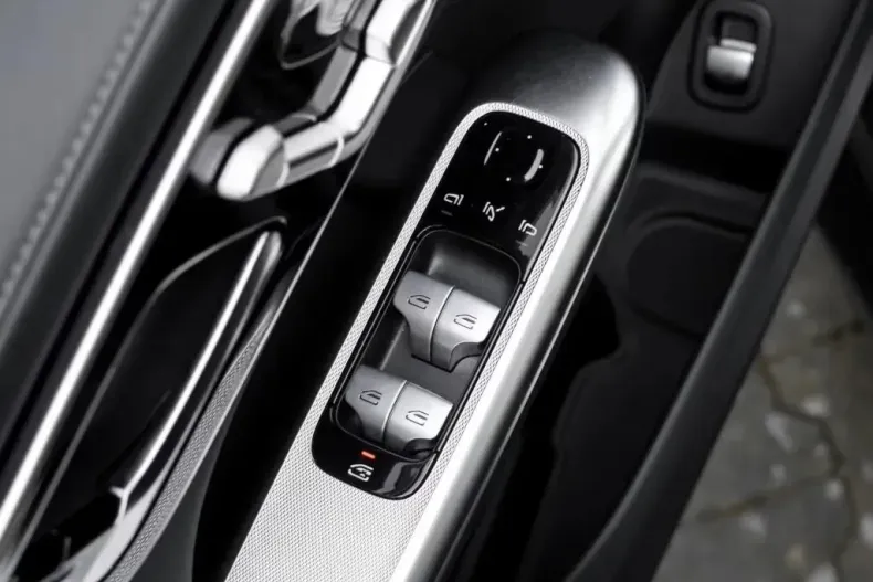 Mercedes-Benz GLC din 2024 cu 22.350 km - oferta MER153583 - foto 10