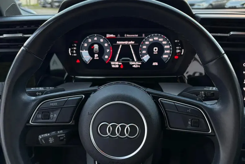 Audi A3 din 2024 cu 19.200 km - oferta AUD153591 - foto 4