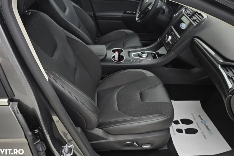 Ford Mondeo din 2020 cu 72.743 km - oferta FOR153605 - foto 19