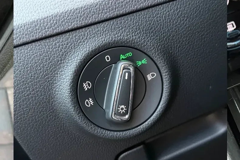 Skoda Superb din 2021 cu 151.750 km - oferta SKO153627 - foto 39