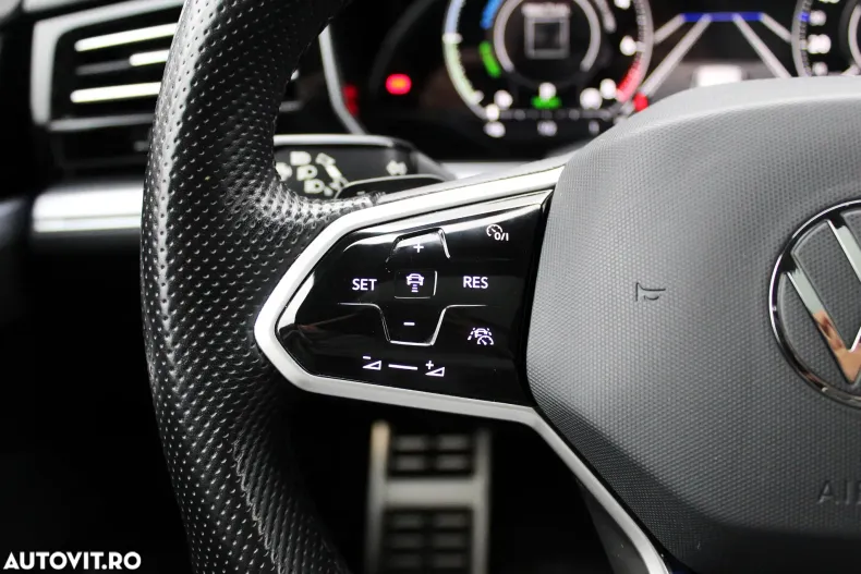 Volkswagen Touareg din 2021 cu 151.879 km - oferta VOL153630 - foto 17