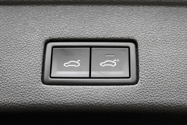 Volkswagen Touareg din 2021 cu 151.879 km - oferta VOL153630 - foto 38