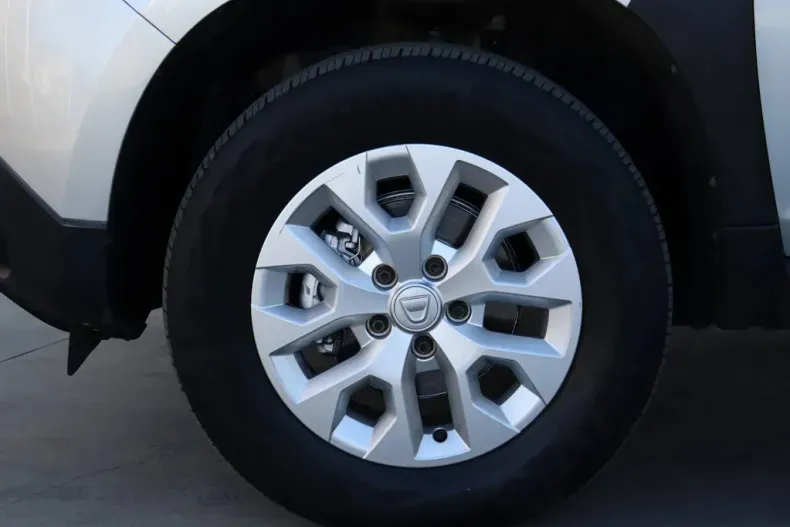 Dacia Duster din 2022 cu 93.633 km - oferta DAC153636 - foto 4