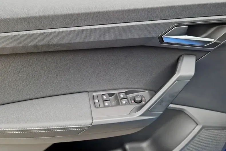 Seat Arona din 2025 cu 5.000 km - oferta SEA153640 - foto 15