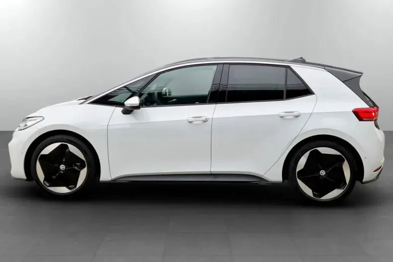 Volkswagen ID.3 din 2025 cu 5.000 km - oferta VOL153646 - foto 2