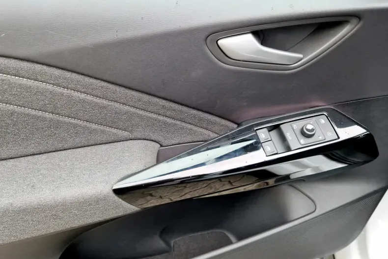 Volkswagen ID.3 din 2025 cu 5.000 km - oferta VOL153646 - foto 15