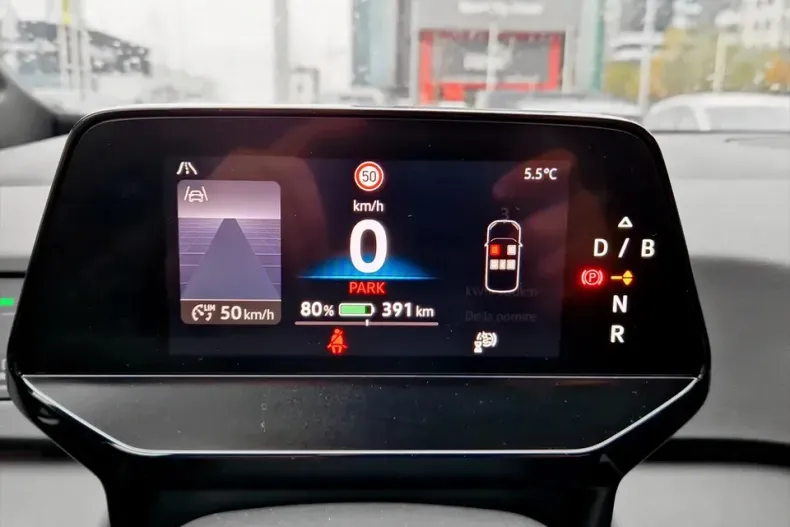 Volkswagen ID.3 din 2025 cu 5.000 km - oferta VOL153646 - foto 18