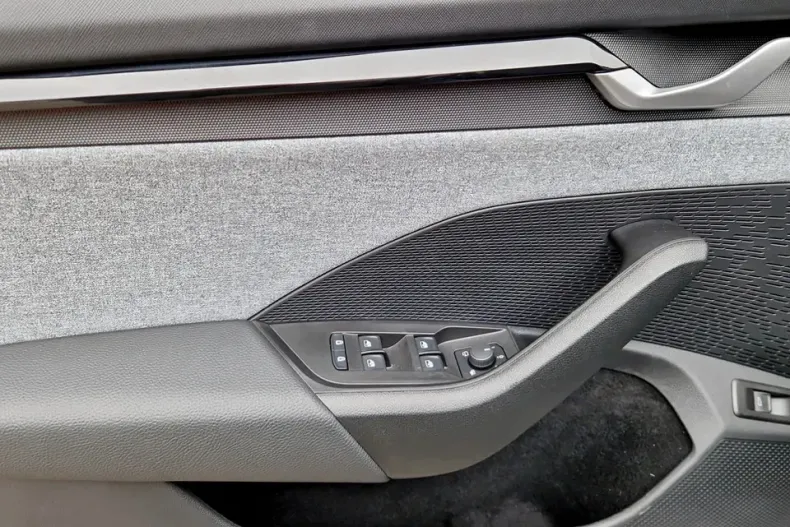 Skoda Octavia din 2025 cu 5.000 km - oferta SKO153648 - foto 16