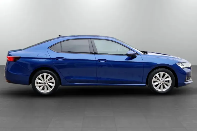 Skoda Superb din 2025 cu 5.000 km - oferta SKO153649 - foto 6