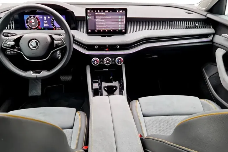 Skoda Superb din 2025 cu 5.000 km - oferta SKO153649 - foto 13