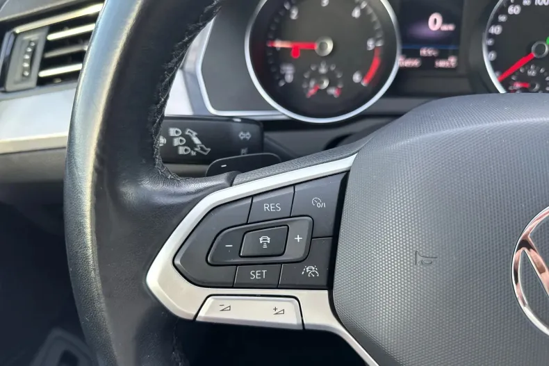 Volkswagen Passat din 2021 cu 104.593 km - oferta VOL153654 - foto 14