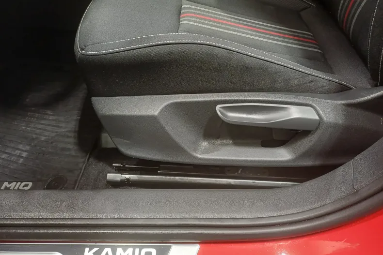 Skoda Kamiq din 2025 cu 3.745 km - oferta SKO153658 - foto 9