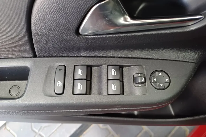 Opel Corsa din 2023 cu 86.702 km - oferta OPE153659 - foto 9