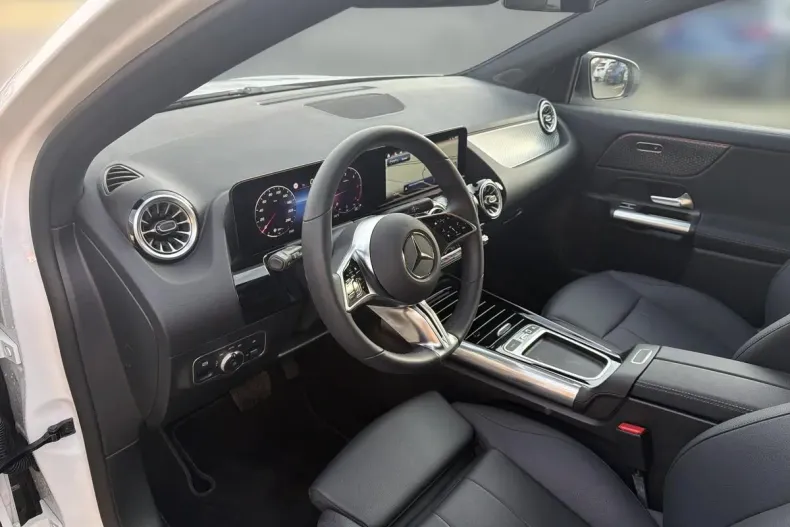 Mercedes-Benz GLA din 2025 cu 9.768 km - oferta MER153660 - foto 11