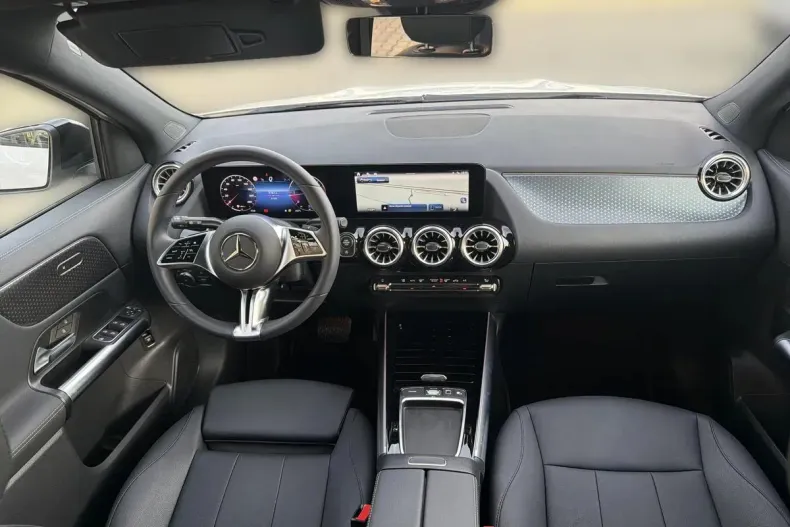 Mercedes-Benz GLA din 2025 cu 9.768 km - oferta MER153660 - foto 13