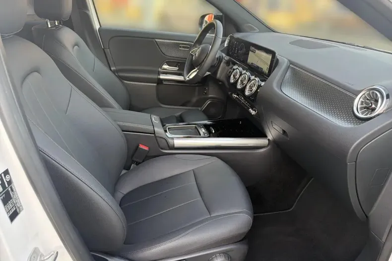 Mercedes-Benz GLA din 2025 cu 9.768 km - oferta MER153660 - foto 14