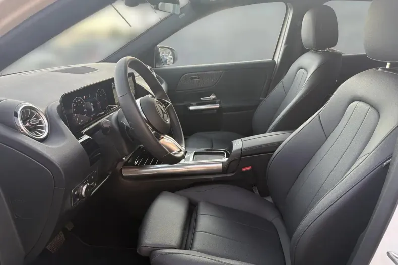 Mercedes-Benz GLA din 2025 cu 9.768 km - oferta MER153660 - foto 15