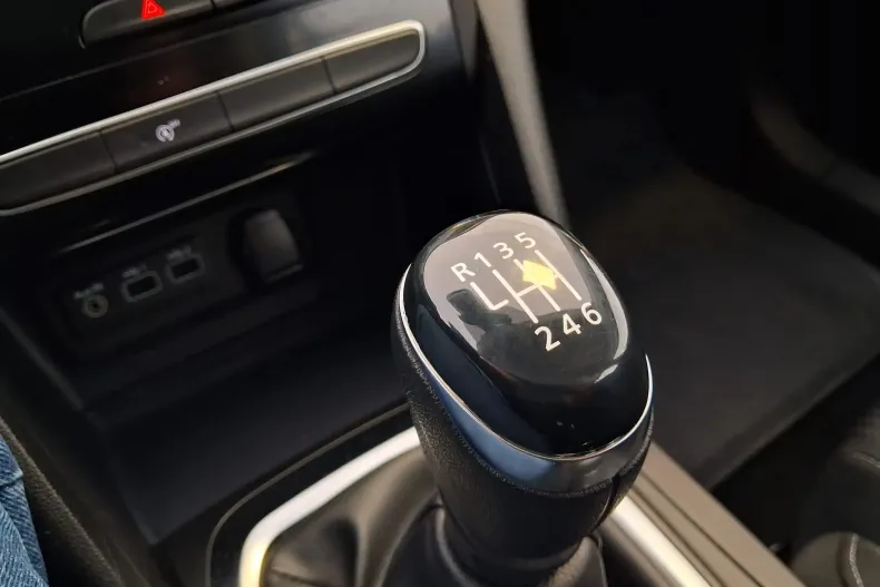 Renault Megane din 2022 cu 24.918 km - oferta REN153665 - foto 9