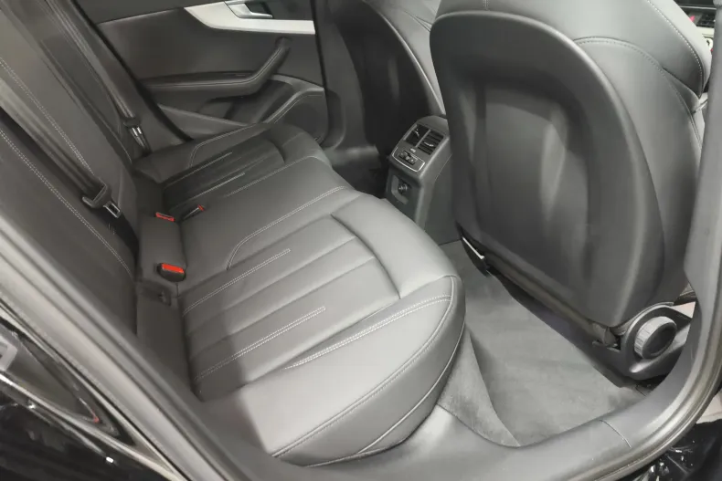 Audi A4 din 2021 cu 175.000 km - oferta AUD153673 - foto 12